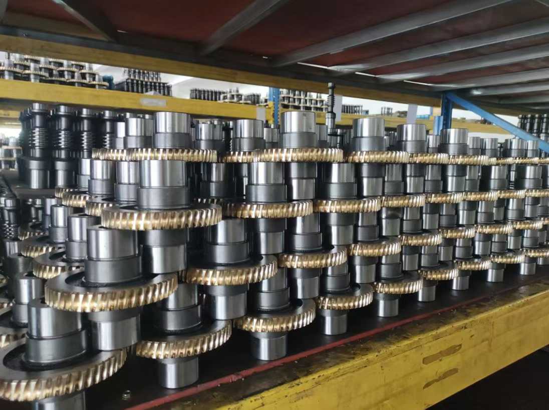 Worm gear and wheel components for NMRV gearbox production